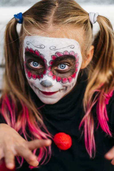 Child looking at camera , dressed in costume for Halloween party. — Stock Photo, Image