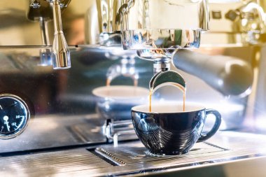 Espresso kahvesinin görüntüsünü kapat.