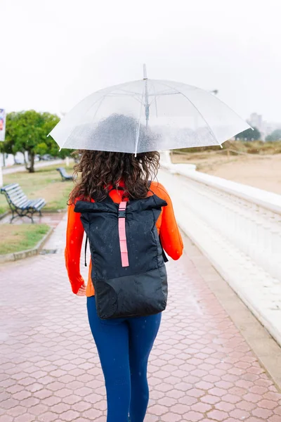 Athletic Woman Mask Umbrella Street — Stock Photo, Image