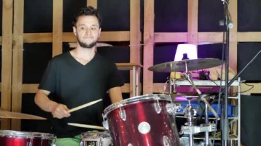 Davul studio çalma. Davulcu rock kavramı