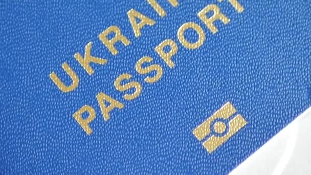 Passaporto biometrico blu in Ucraina — Video Stock