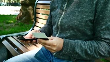 Alışveriş online web sitesi veya smartphone cep telefonu ile App