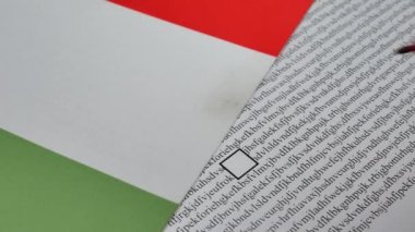 İtalya kağıt oy oy