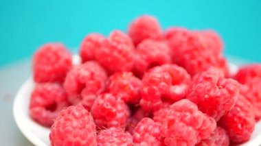 taze ve tatlı ahududu