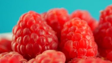 taze ve tatlı ahududu