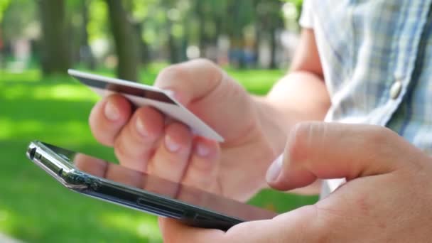 Online αγορές στον ιστότοπο ή την εφαρμογή στο Smartphone — Αρχείο Βίντεο