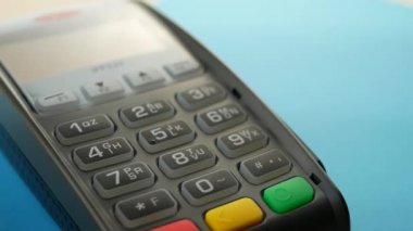 El terminali için satış ve sipariş için ödeme yoluyla kredi kartı swipe ile