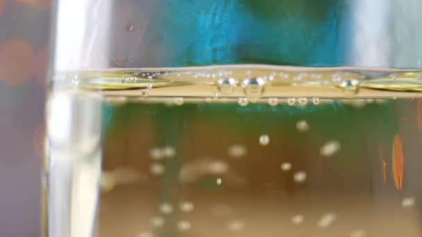 香槟浇注和玻璃起泡 — 图库视频影像