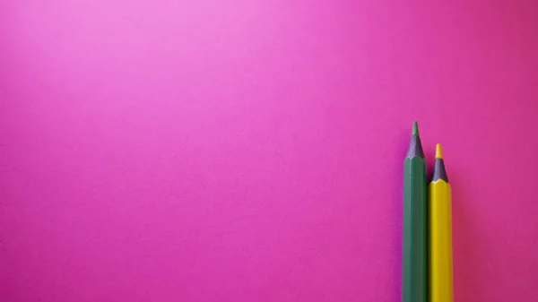 Цветные Карандаши Розовом Фоне Вид Сверху Пространством Копирования — стоковое фото