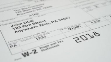 IRS W-2 vergi formu için vergi belgesi