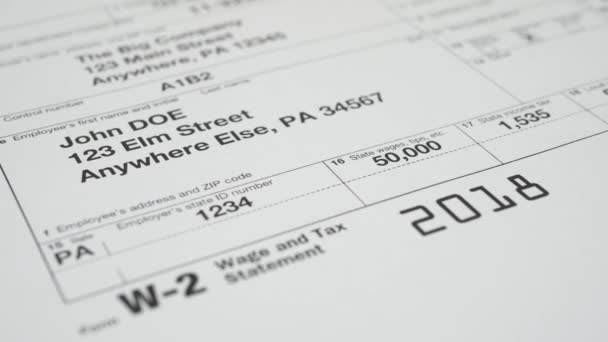 Documento fiscal para o IRS W-2 Formulário fiscal — Vídeo de Stock