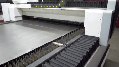 Sac üzerinde Cnc Lazer Kesim Makinası