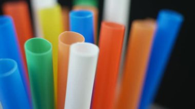 Saman renkli plastik çubuk