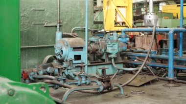 Fabrikada eski hidrolik sistem