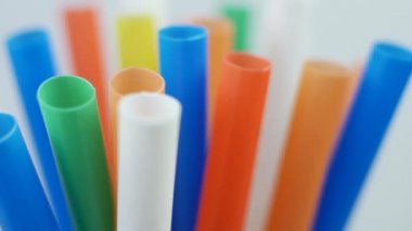 Kokteyl tüpler rotasyonlar arka plan renkli