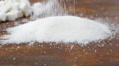 Beyaz Şeker Dökülür Kahverengi Ahşap Yüzey