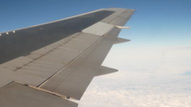 Güneşli Günde Pencereden Uçak Kanadı