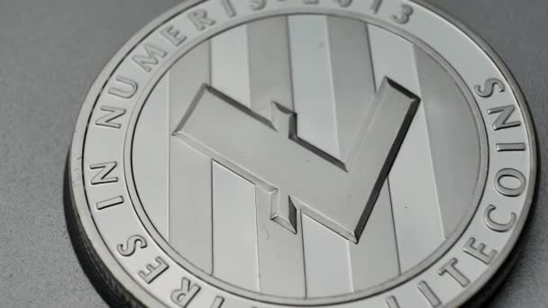 Серебряная монета Литкоина — стоковое видео