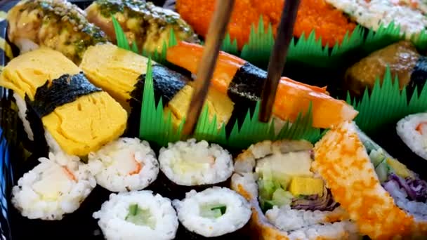 Variación fila de menú de sushi — Vídeo de stock