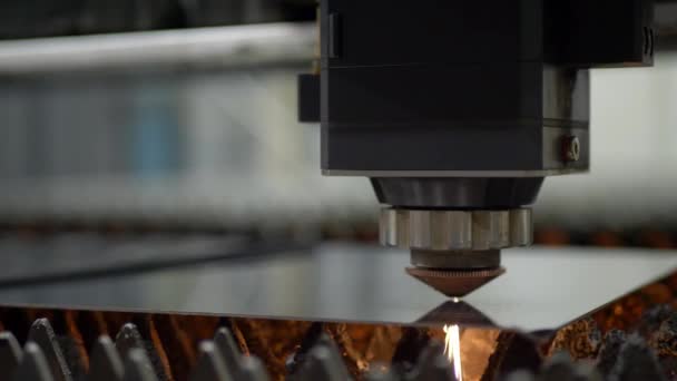 CNC lazer kesim metali — Stok video