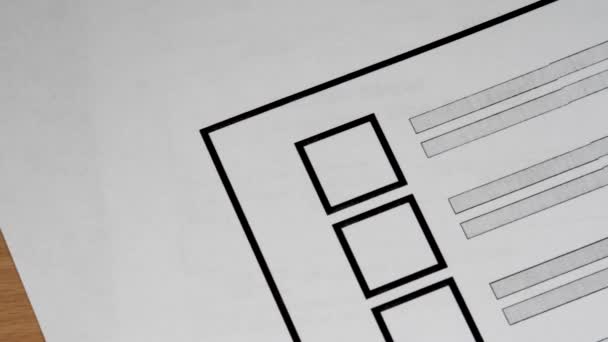 有未填选票核数箱位置及笔头的纸张选票 — 图库视频影像