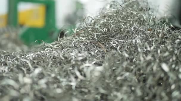 Промышленные металлические лопатки готовы к переработке — стоковое видео