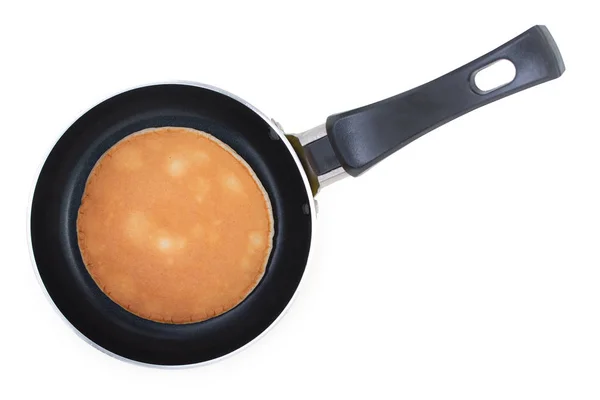 Pfannkuchen in sehr kleiner Pfanne mit Antihaft-Oberfläche isoliert auf whi — Stockfoto