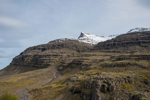 Βουνό Δυσ Berufjordur Στην Ανατολική Ισλανδία — Φωτογραφία Αρχείου