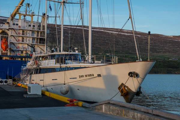 Akureyri Zlanda Mayıs 2018 Direkli Motorsailer Panorama Içinde Bağlantı Noktası — Stok fotoğraf