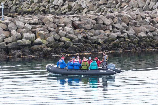 Hrisey Islande 1Er Juin 2018 Passagers Bateaux Croisière Transportés Par — Photo