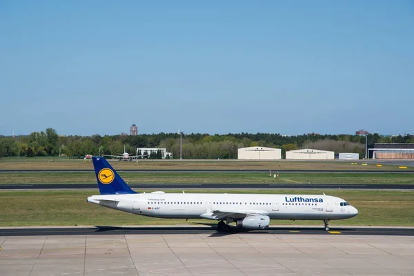 Berlin Německo Dubna 2018 Lufthansa Airbusy A321 Berlín Tegel Letiště — Stock fotografie