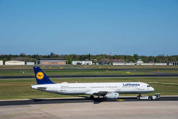 Berlin Německo Dubna 2018 Lufthansa Airbusy A321 Berlín Tegel Letiště — Stock fotografie