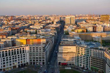 Berlin Almanya - 20 Nisan. 2018: city Berlin Potsdamer Platz üzerinden üzerinden görünüm