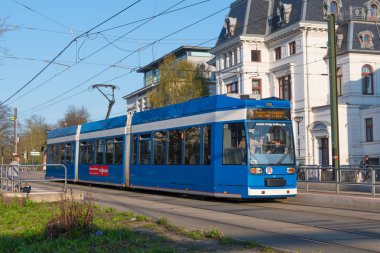 Rostock Almanya - 20 Nisan. 2018: mavi Rostock şehir tramvay