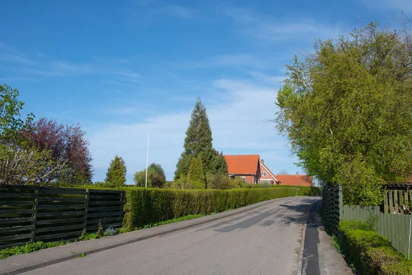 Kalvehave 的乡下小镇在丹麦的一个夏天天 — 图库照片