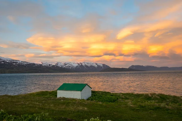 Coucher Soleil Reflète Dans Les Nuages Près Île Hrisey Islande — Photo