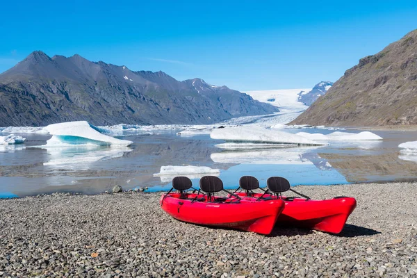 Heinabergsjokull buzul önünde en iyi kayak ve buz lagoon Güney İzlanda manzara oturmak