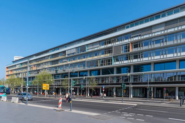 Berlín Alemania Abril 2018 Centro Comercial Edificio Oficinas Ciudad Berlín — Foto de Stock