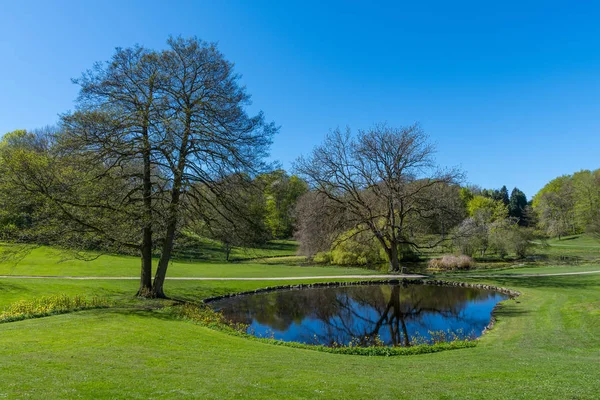 Ada Moen Danimarka Liselund park