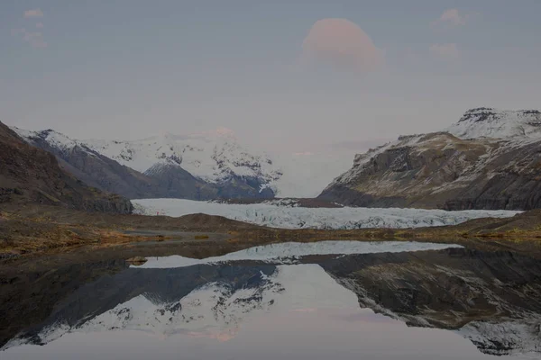 Льодовик свінафелкулл у національному парку Ватнажолл в Ісландії — стокове фото