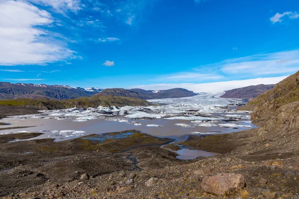 사우스 아이슬란드의 호핑 쇼 요 쿨 빙하와 석호 — 스톡 사진