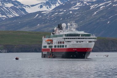 Tur gemisi Fram Norveç kargo şirketi Hurtigruten dan Eyjafjordur Izlanda