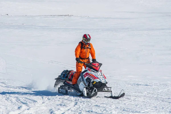 Snowmobile rider from Iceland search and rescue — Stock Photo, Image
