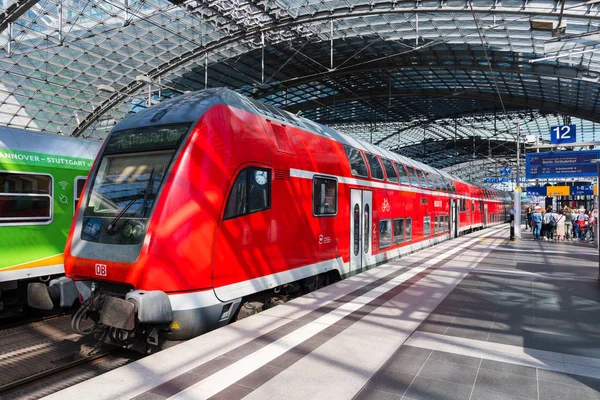 Double decker train at Berlin central train statio — Stock Photo, Image