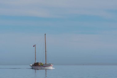 Danimarka denizinde turistlerle yelken Tur tekne Discovery