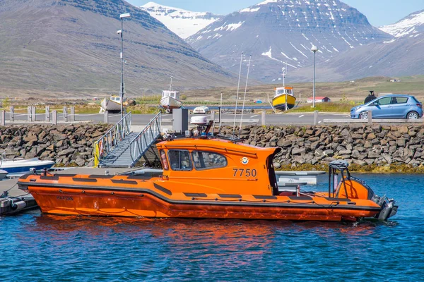 アイスランドのファスクルズフィヨルドゥル港でアイスランドの捜索救助船ハフディス — ストック写真
