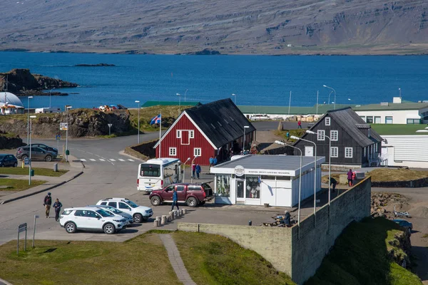 冰岛东部朱皮沃古尔镇的纪念品商店和博物馆 — 图库照片
