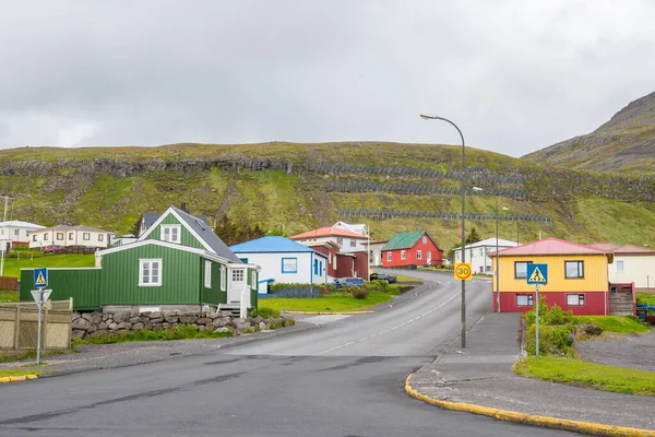 Batı İzlanda 'daki Snaefellsnes yarımadasındaki Olafsvik kasabasına bakın.