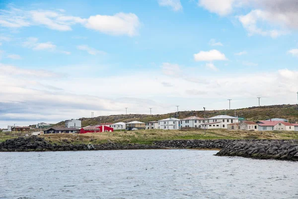 北アイスランドのラウファーホフンの町の海岸線 — ストック写真