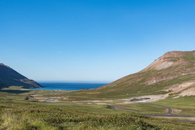 Doğu İzlanda 'daki Njardvik Körfezi' nin güzel manzarası
